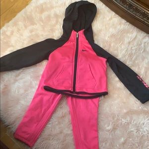 Nike jogger set size 24 months